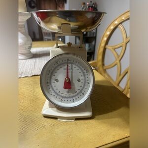 Hearth and Hand by Joanna Gaines Kitchen scale